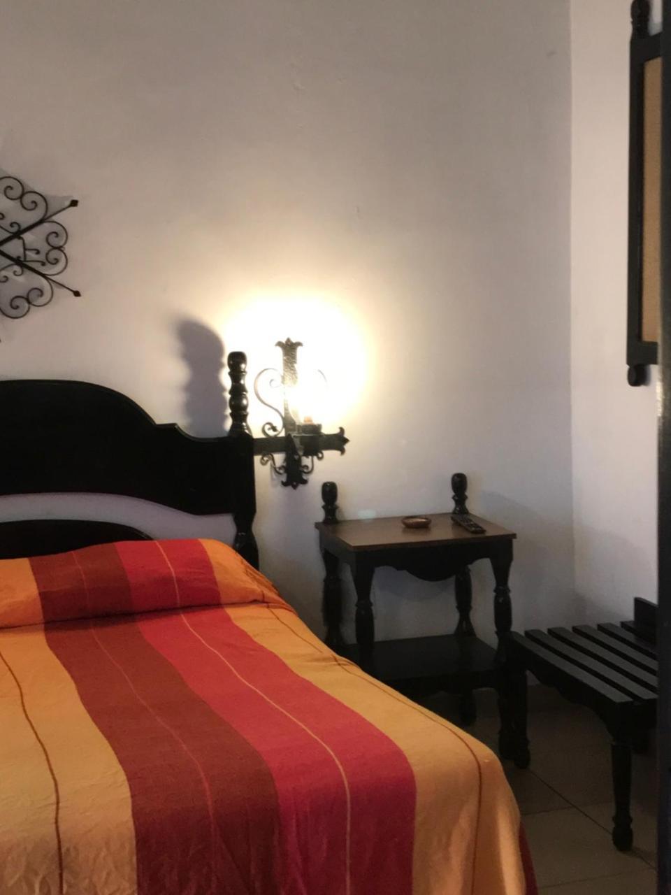 Hotel Villa De Flores Uruapan  Екстер'єр фото