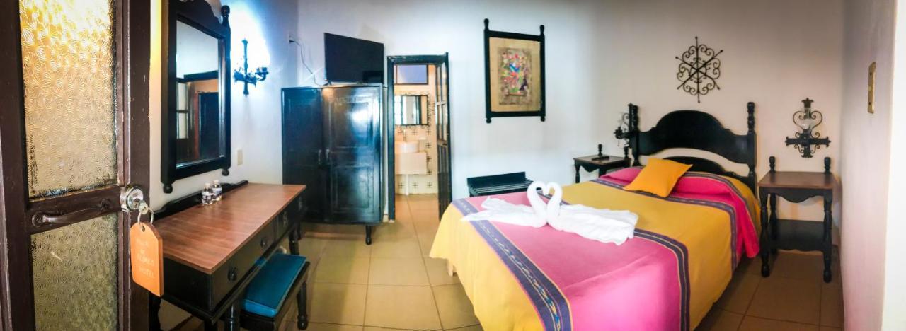 Hotel Villa De Flores Uruapan  Екстер'єр фото