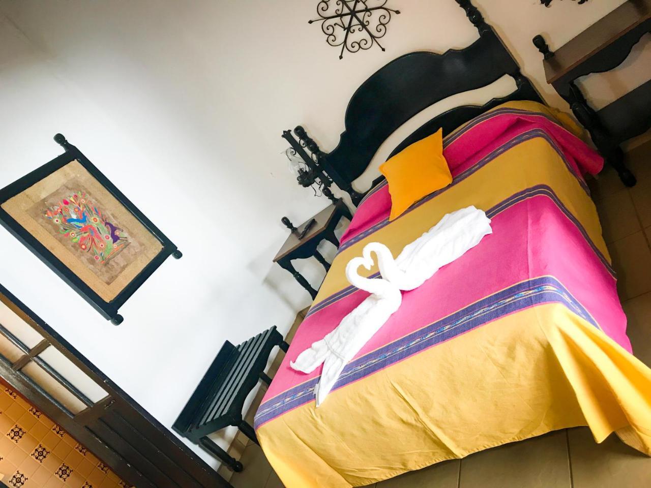 Hotel Villa De Flores Uruapan  Екстер'єр фото