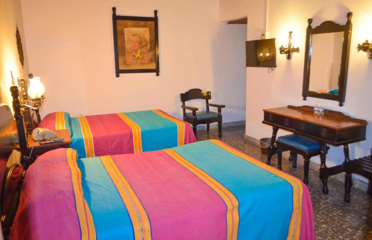 Hotel Villa De Flores Uruapan  Екстер'єр фото