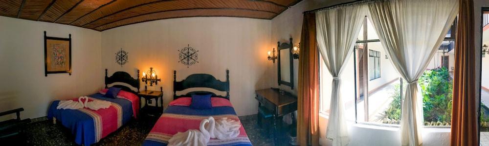 Hotel Villa De Flores Uruapan  Екстер'єр фото